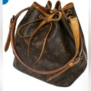 Louis Vuitton Petit Noe Drawstring bag. Used.